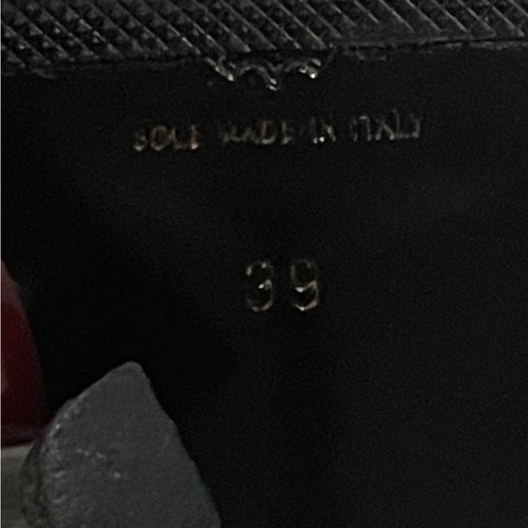 Vintage Ganfranco Ferre Red Classic Made in Italy Pumps Size 9 - Picture 8 of 8